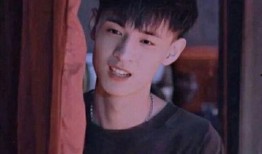 秦霄贤爆料师哥是谁呀视频,秦霄贤爆料师哥身份，背后故事引热议