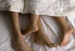 男子爆料自己出轨妻子视频,婚姻破裂，家庭危机一触即发