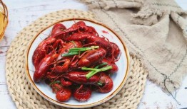 小龙虾爆料锅巴的做法视频,自制锅巴的香辣诱惑，跟着视频学做美味佳肴